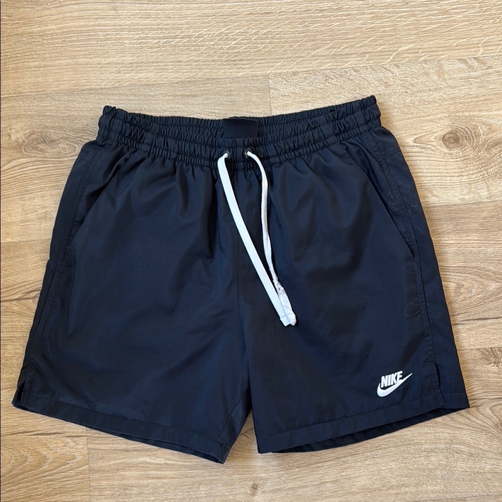 Men’s Nike sportswear nylon, black short size small